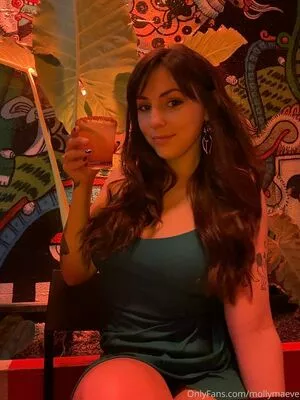 mollymaeve / mollymaeve_ / smtten_kitten nude photo #0019