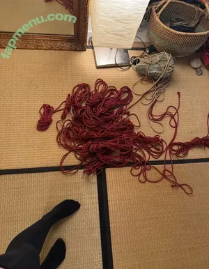 mollymaeve / mollymaeve_ / smtten_kitten nude photo #0596