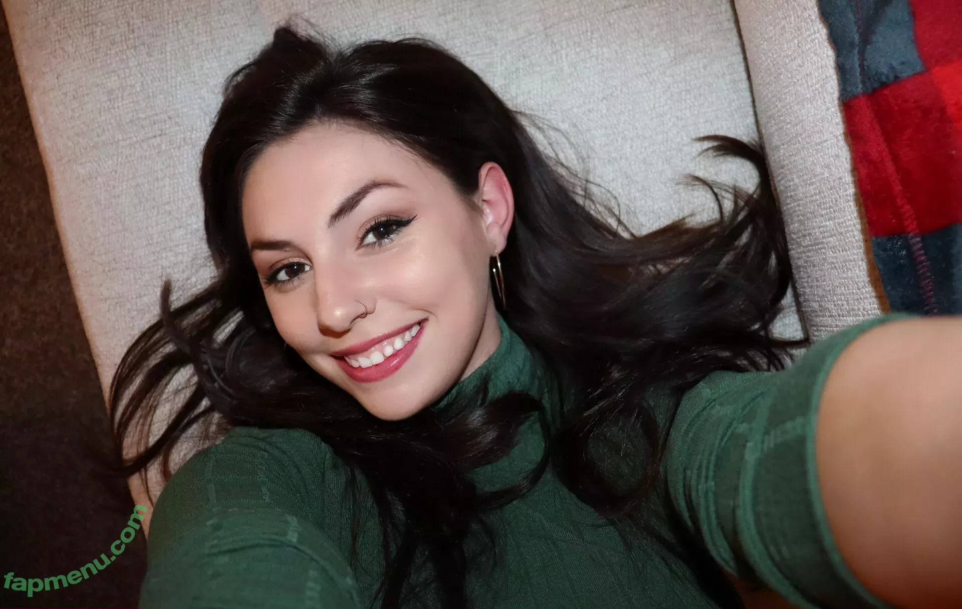 mollymaeve nude photo #0010 (mollymaeve_ / smtten_kitten)