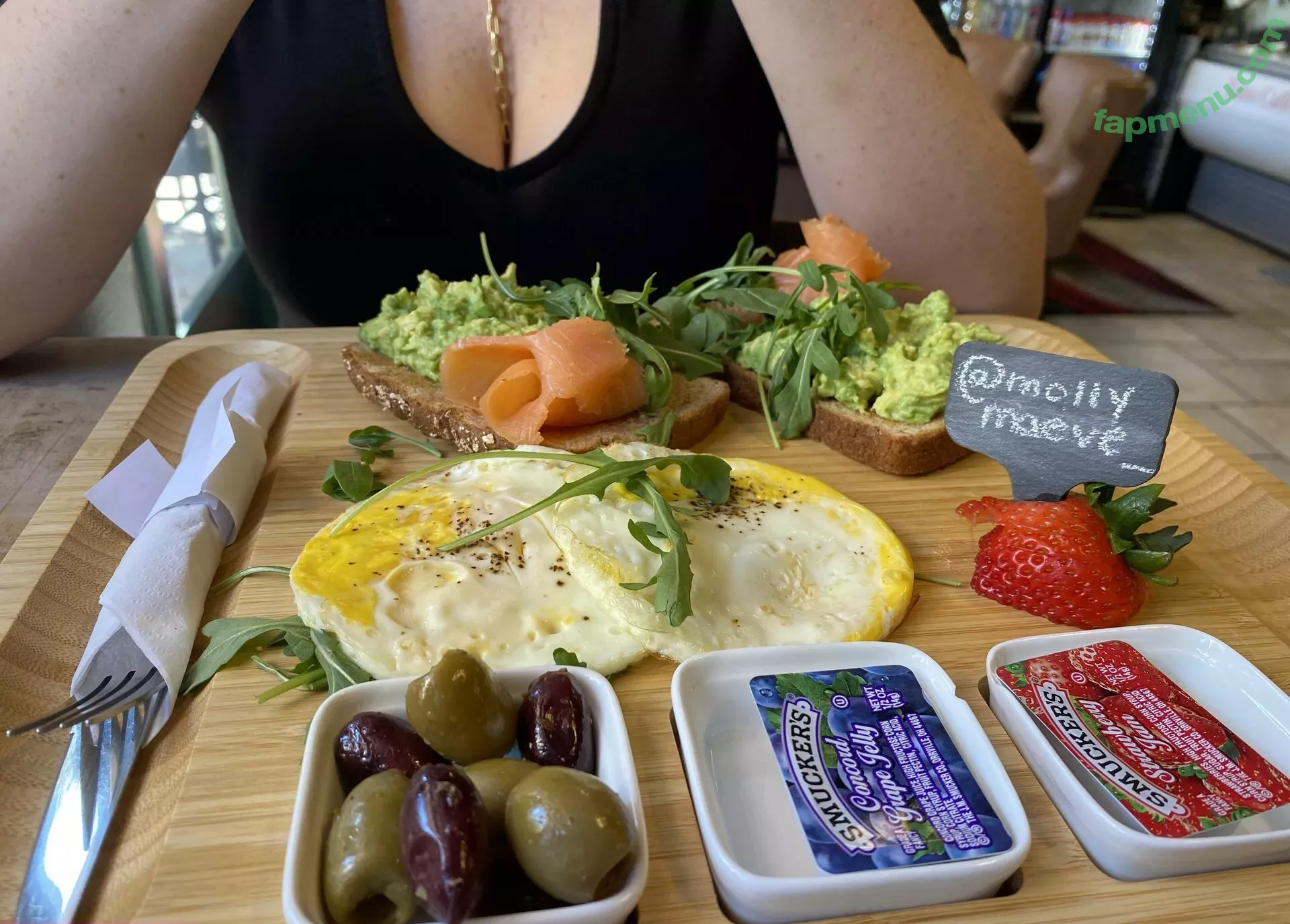 mollymaeve nude photo #0015 (mollymaeve_ / smtten_kitten)