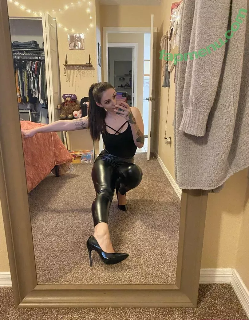 mollymaeve nude photo #0032 (mollymaeve_ / smtten_kitten)