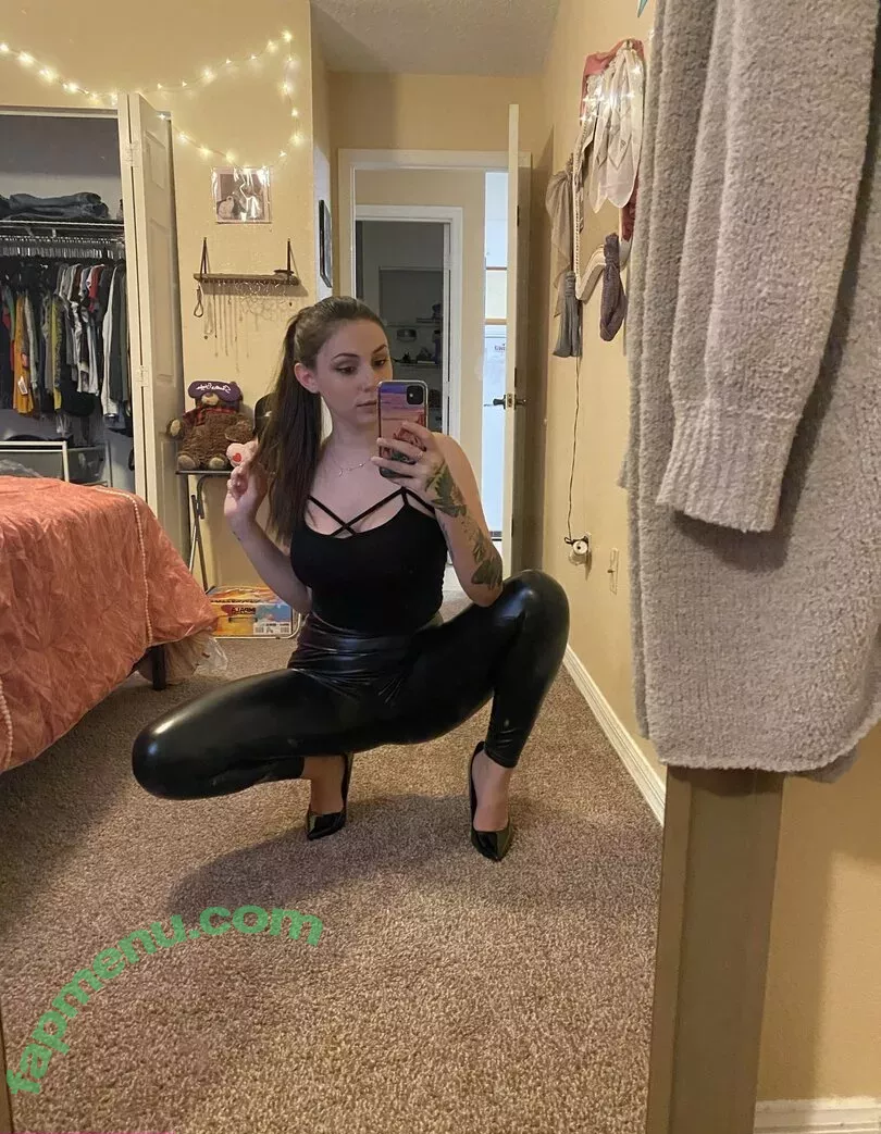 mollymaeve nude photo #0035 (mollymaeve_ / smtten_kitten)