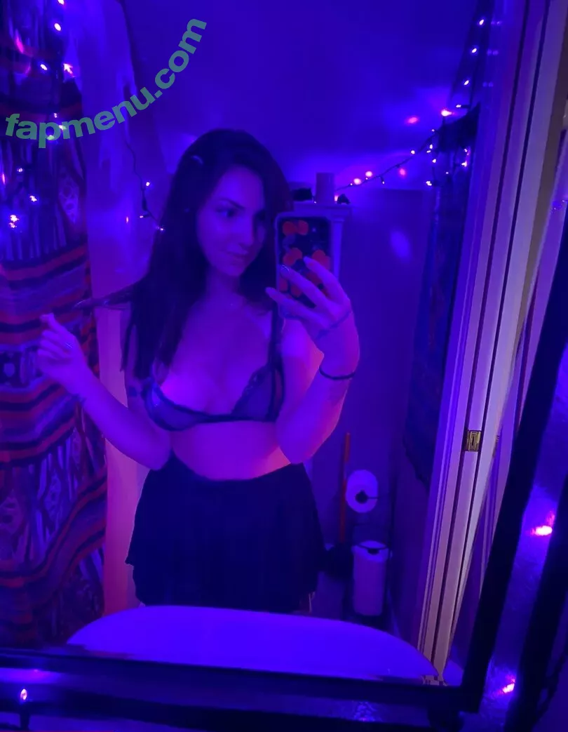 mollymaeve nude photo #0076 (mollymaeve_ / smtten_kitten)