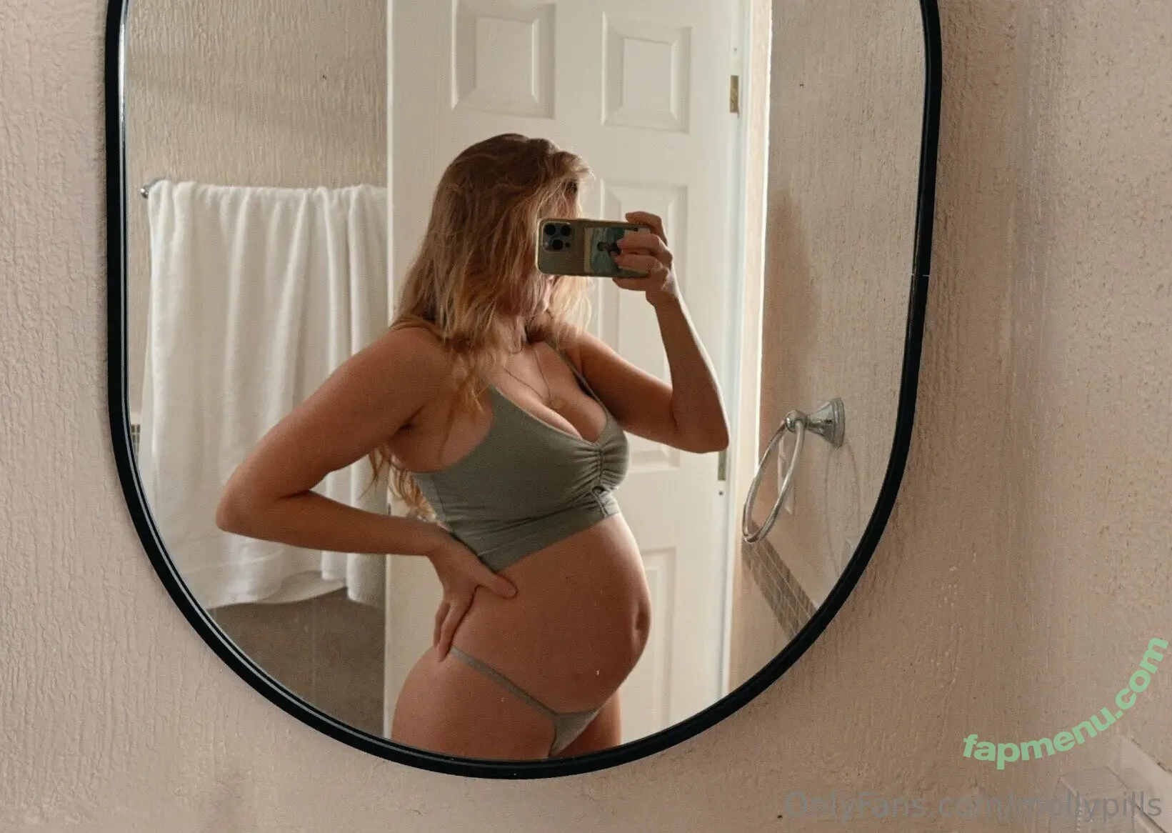 mollypills nude photo #0182 (hornyhiking)