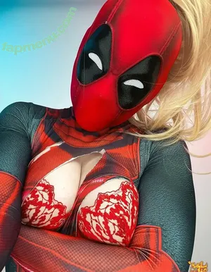 MollyRedWolf / Discussion Thread / MollyRebbit / mollyredwolf1 nude photo #2223