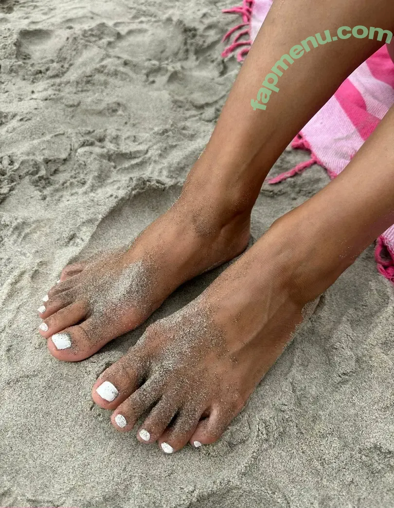 mollyscutetoes nude photo #0010 (mollystueve)