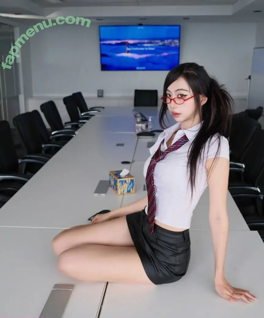 mollyshen nude photo #0059 (mo11yshen / sherryshen)