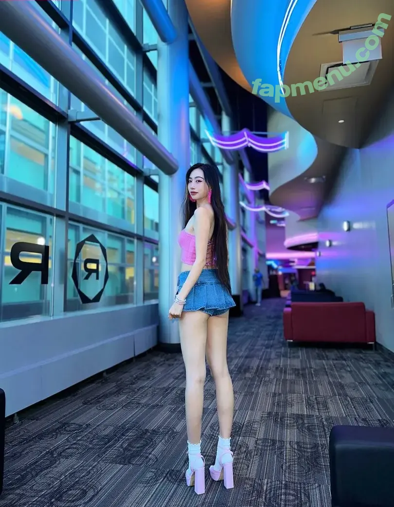 mollyshen nude photo #0081 (mo11yshen / sherryshen)