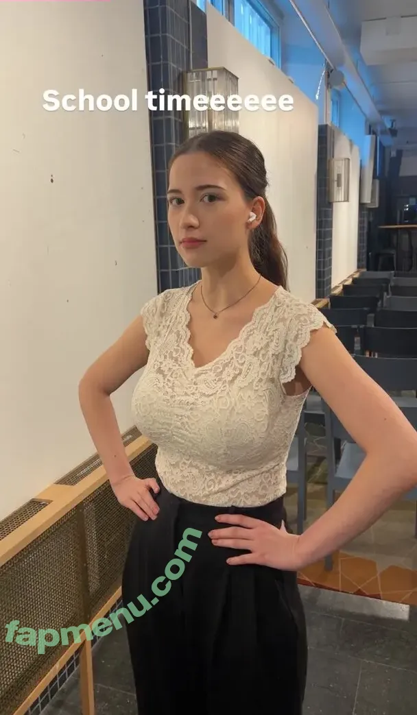 Mollyswes nude photo #0040 (molzzan)