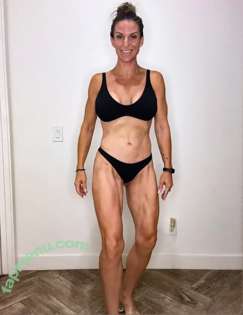 mombod81 nude photo #0040 (hotmombod81)