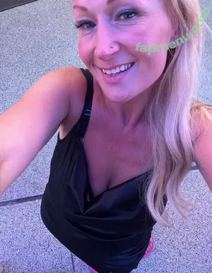 mommablondebombshell / mommabombshelltv nude photo #0021
