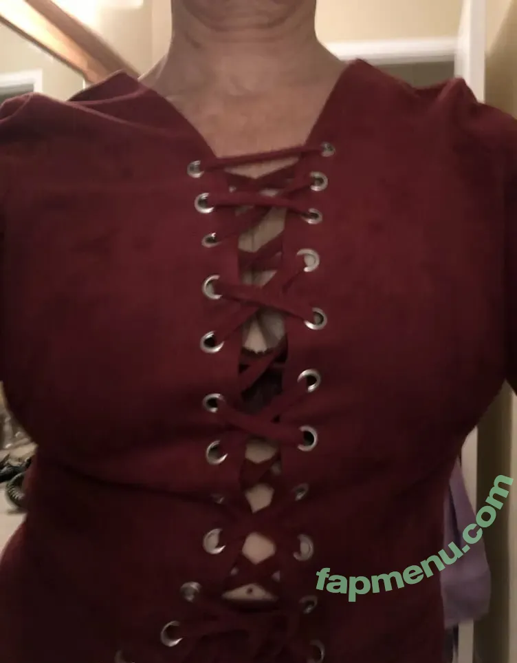 Mommascarlet nude photo #0015 (scarlet._.fanpage_)