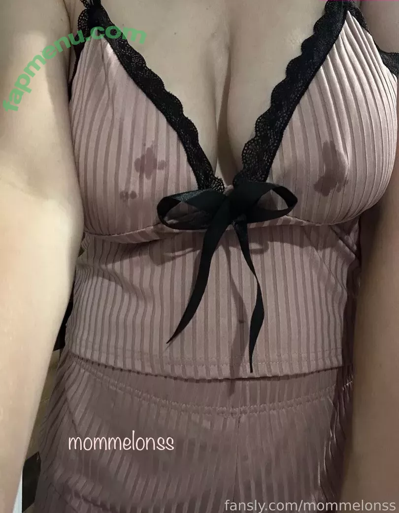 mommelonss nude photo #0118 (mommelonss)