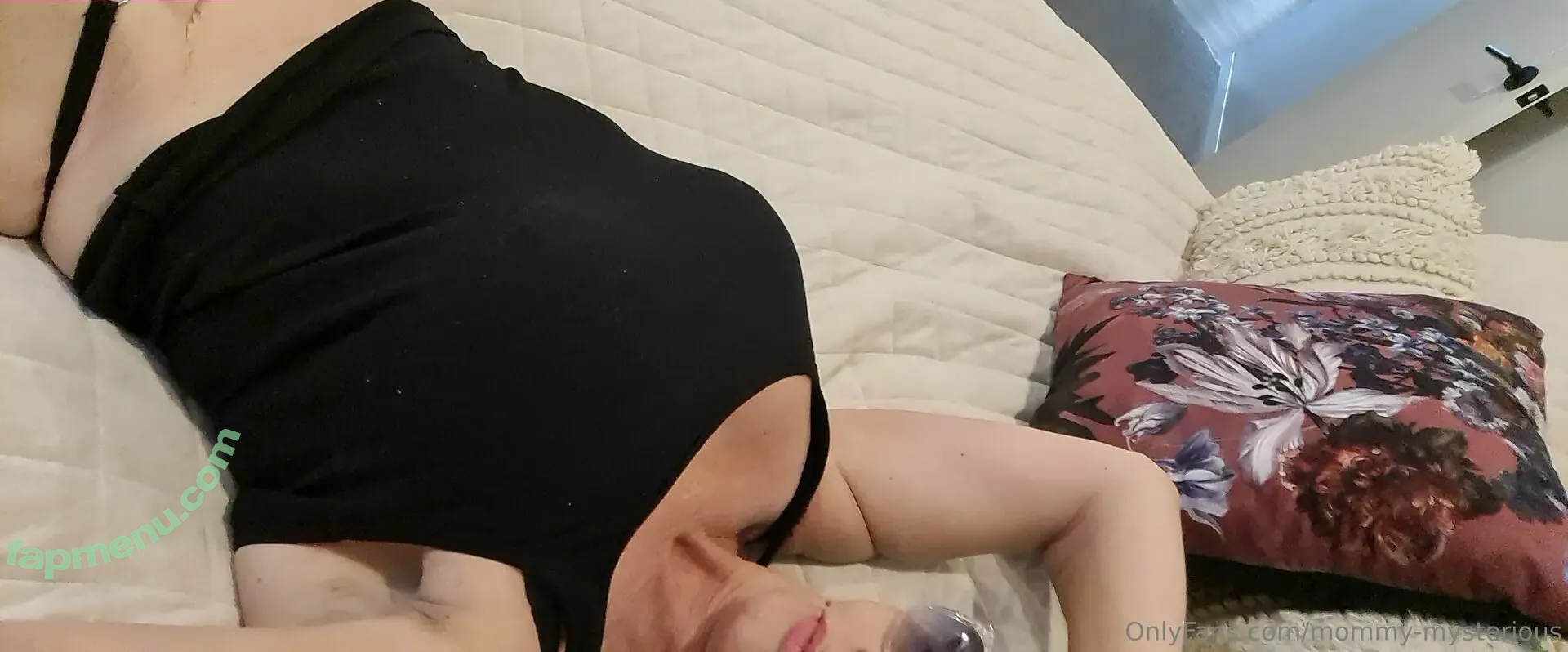 mommy-mysterious nude photo #0005 (mysterious.mom)