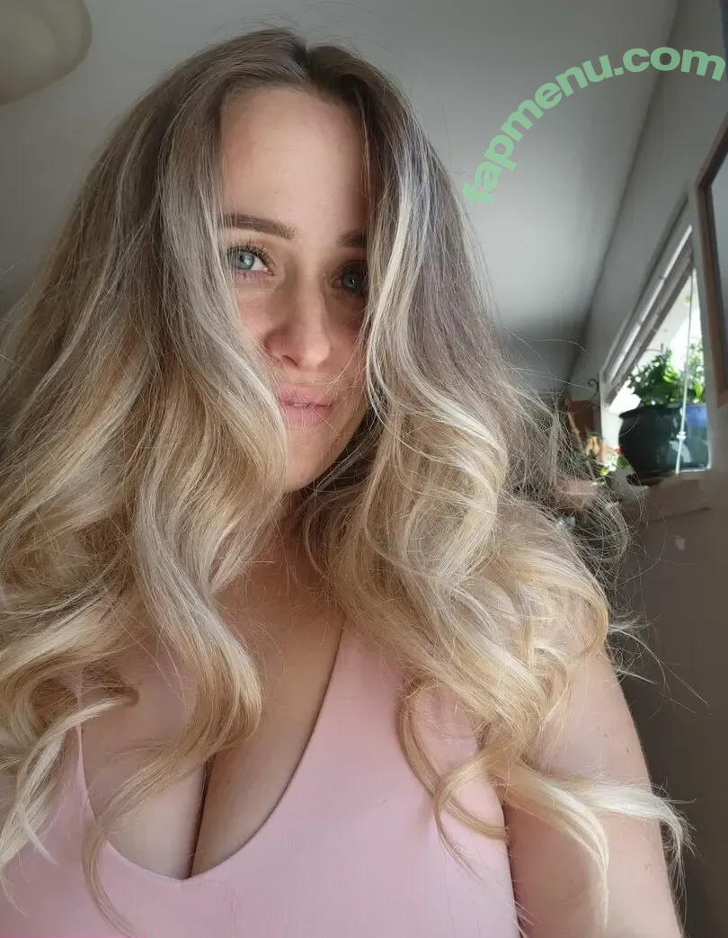 Mommy Noelle nude photo #0031 (alexankeona / goodformommy)