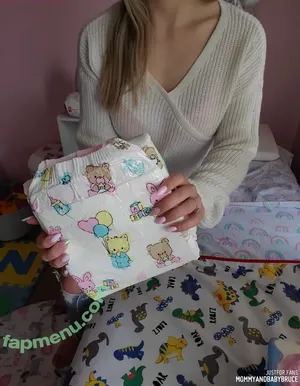 mommyandbabybruce / abdlgwen nude photo #0173