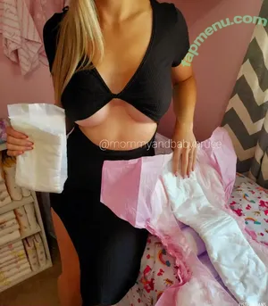 mommyandbabybruce / abdlgwen nude photo #0195