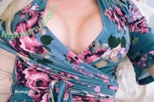 mommybyday / lilyjcollins nude photo #0001
