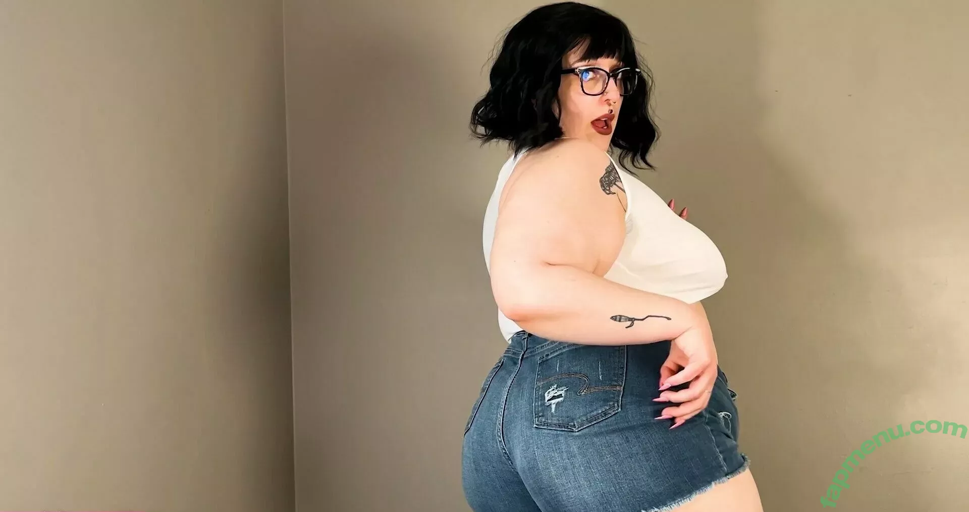 mommyglutton nude photo #0059 (mommy_meghan_)