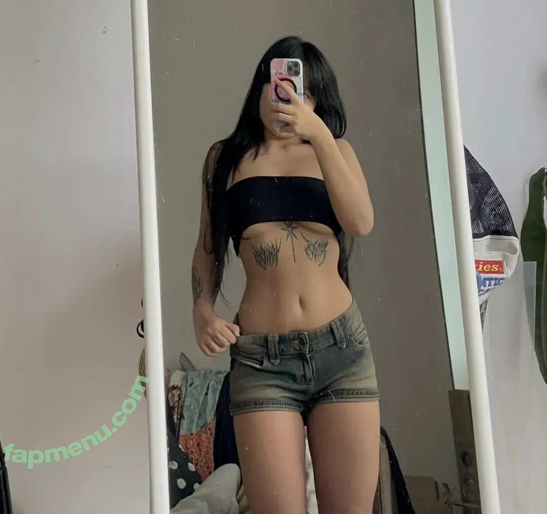 mommyissues9000 nude photo #0027 (mommyissues9000)