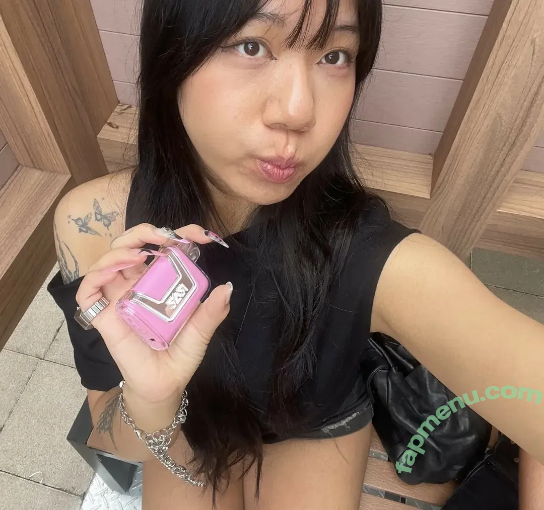 mommyissues9000 nude photo #0039 (mommyissues9000)