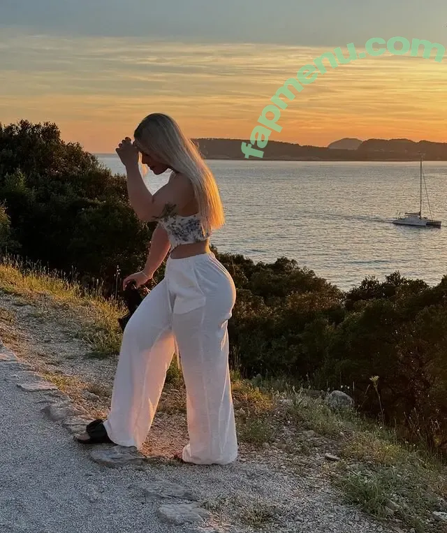 MommyMewtwo nude photo #0035 (Avalynn Rose / _mommymewtwo / avalynnrose)