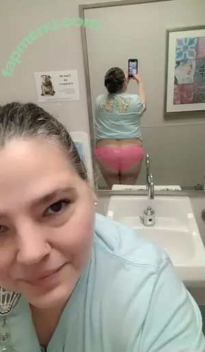 momnextdoorddd / themomnextdoorddd nude photo #0001