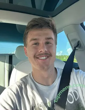 momocam / momocam_stories nude photo #0084