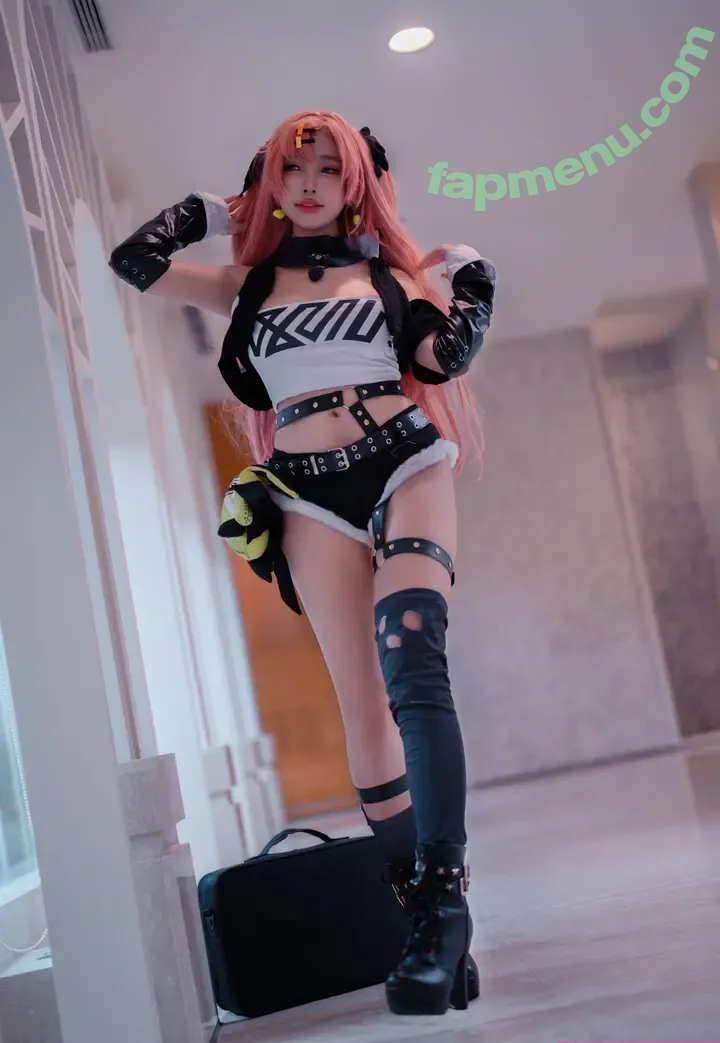 Momocat.0w0 nude photo #0415 (0w0Momocat / cat.momo.0w0 / momo.0w0 / momocat)