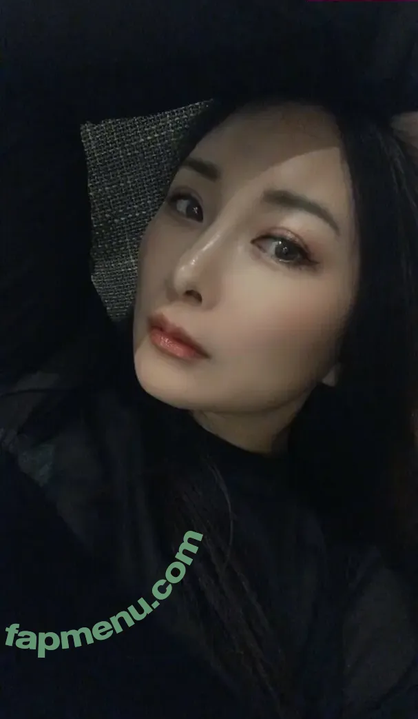 Momoko Isshiki nude photo #0003 (lunaokko / momoko.isshiki_official)