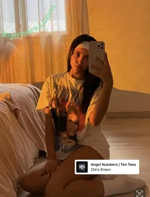 Momortelle Immomortelle / momortelle nude photo #0009