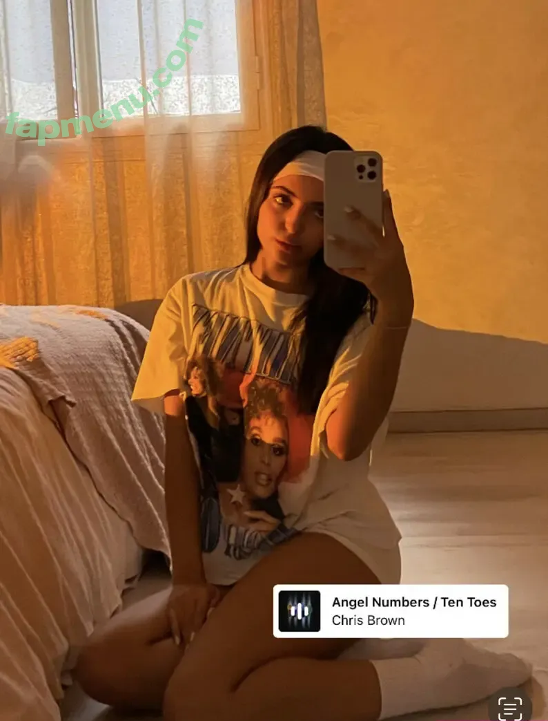 Momortelle Immomortelle nude photo #0009 (momortelle)