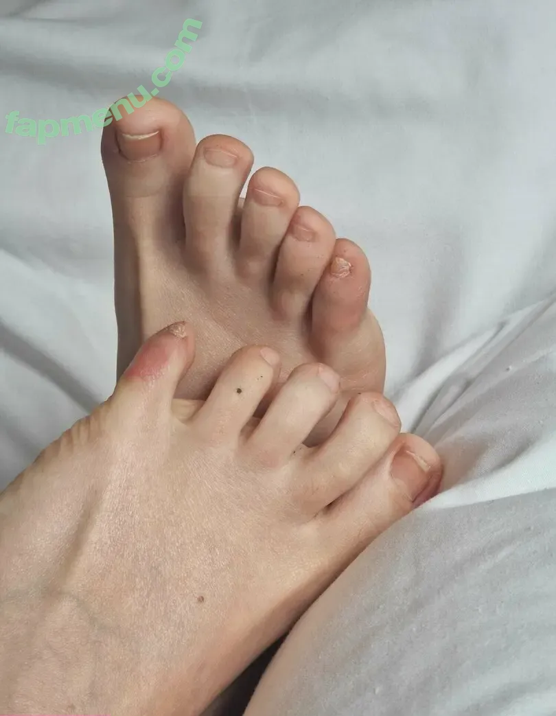 momsandfeet nude photo #0009 (momsandfeet)