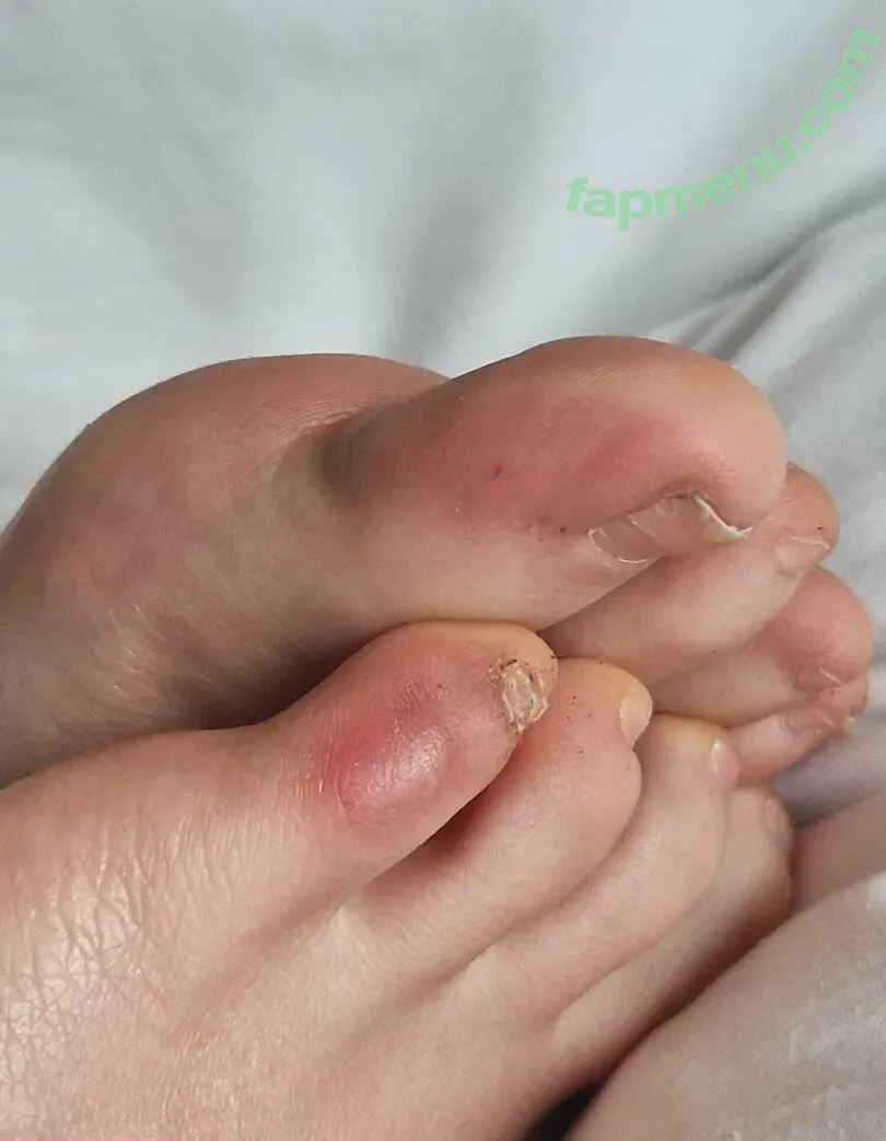 momsandfeet nude photo #0010 (momsandfeet)