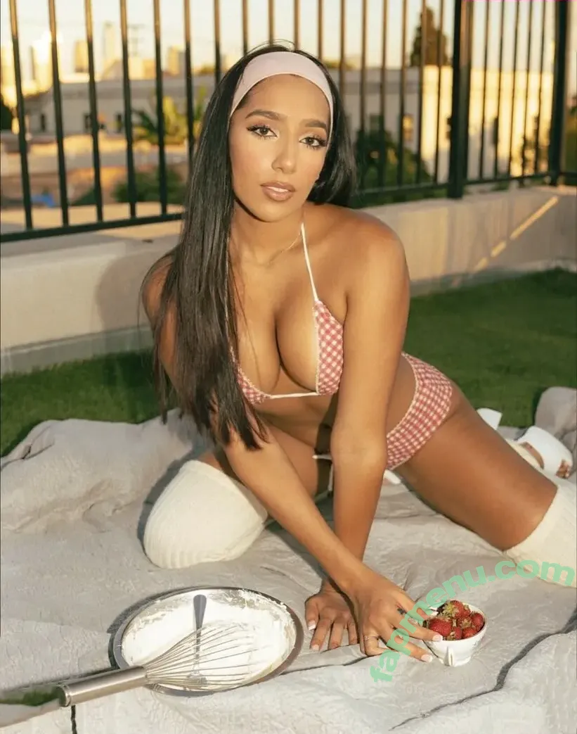 momunniee nude photo #0066 (momunniee)