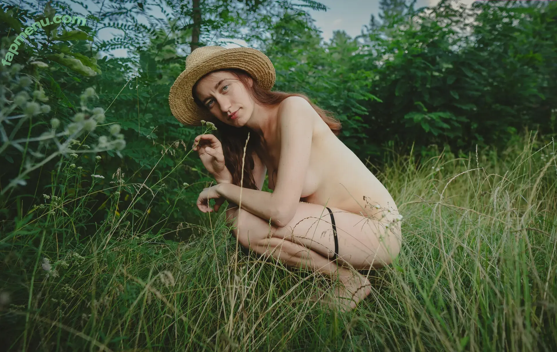 mon_iry nude photo #0020 (mon_iry)