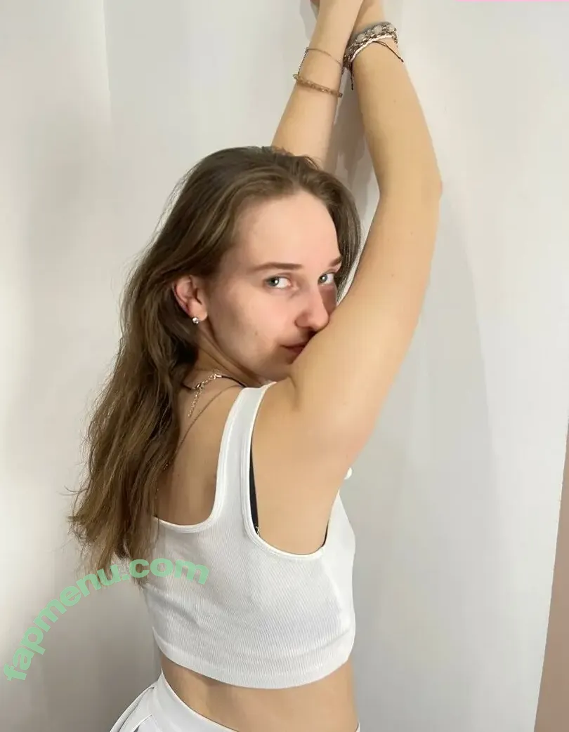 Monadail nude photo #0002 (Monadail)