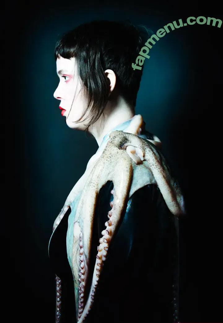 monasuccube nude photo #0081 (monasuccube_)
