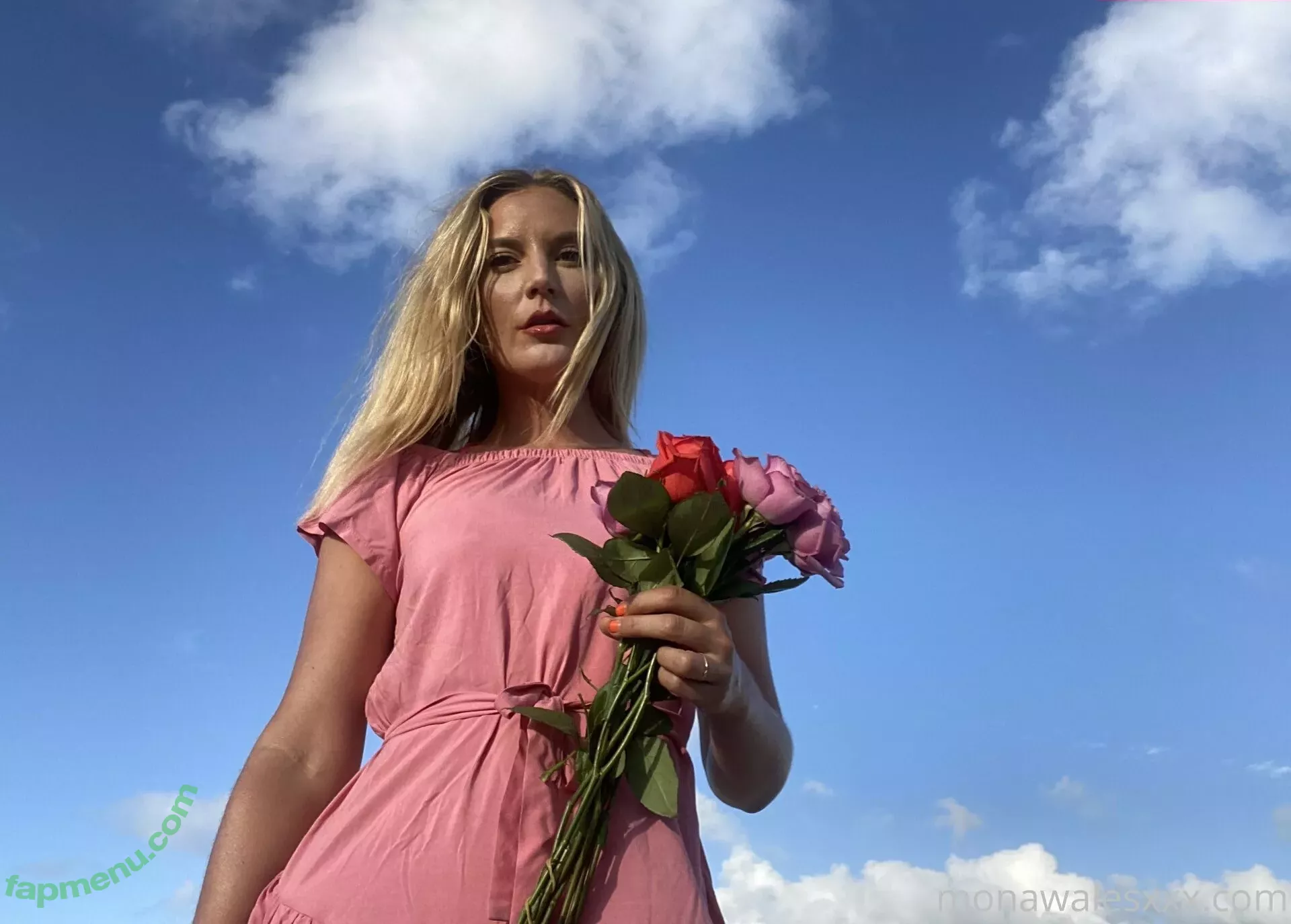 monawalesxxx nude photo #0173 (monawalesxxx)