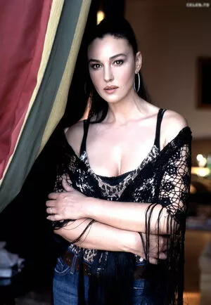 Monica Bellucci / aMonicaBellucci / bellucciginebra / monicabellucciofficiel nude photo #0353