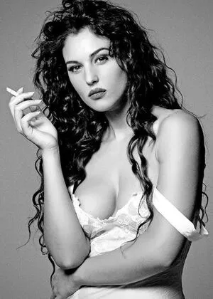 Monica Bellucci / aMonicaBellucci / bellucciginebra / monicabellucciofficiel nude photo #0492