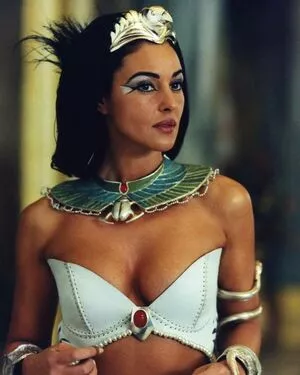 Monica Bellucci / aMonicaBellucci / bellucciginebra / monicabellucciofficiel nude photo #0657