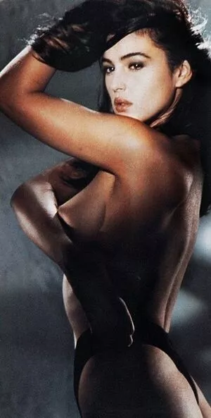 Monica Bellucci / aMonicaBellucci / bellucciginebra / monicabellucciofficiel nude photo #0668