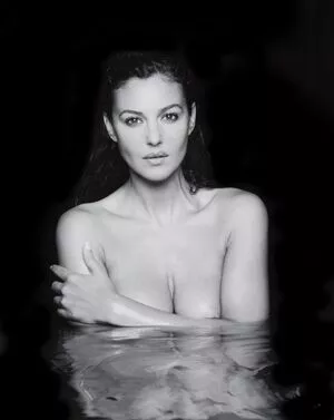 Monica Bellucci / aMonicaBellucci / bellucciginebra / monicabellucciofficiel nude photo #0723