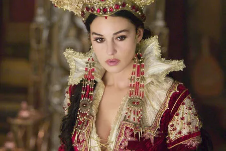 Monica Bellucci / aMonicaBellucci / bellucciginebra / monicabellucciofficiel nude photo #0800