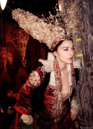 Monica Bellucci / aMonicaBellucci / bellucciginebra / monicabellucciofficiel nude photo #0802