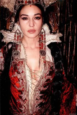 Monica Bellucci / aMonicaBellucci / bellucciginebra / monicabellucciofficiel nude photo #0804
