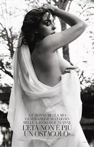 Monica Bellucci / aMonicaBellucci / bellucciginebra / monicabellucciofficiel nude photo #0832