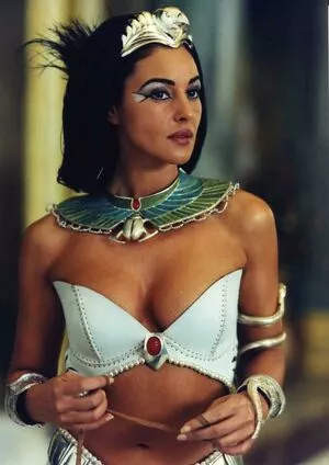 Monica Bellucci / aMonicaBellucci / bellucciginebra / monicabellucciofficiel nude photo #0839