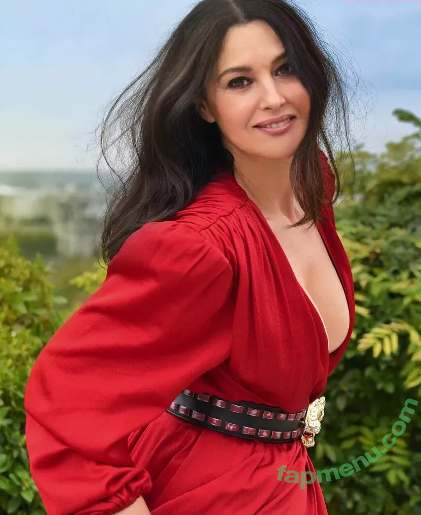 Monica Bellucci nude photo #0776 (aMonicaBellucci / bellucciginebra / monicabellucciofficiel)